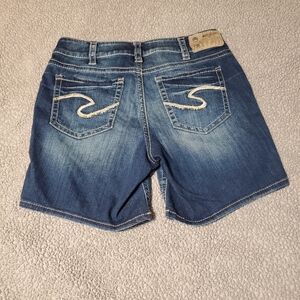 Suki Mid Short medium blue wash women sz.30